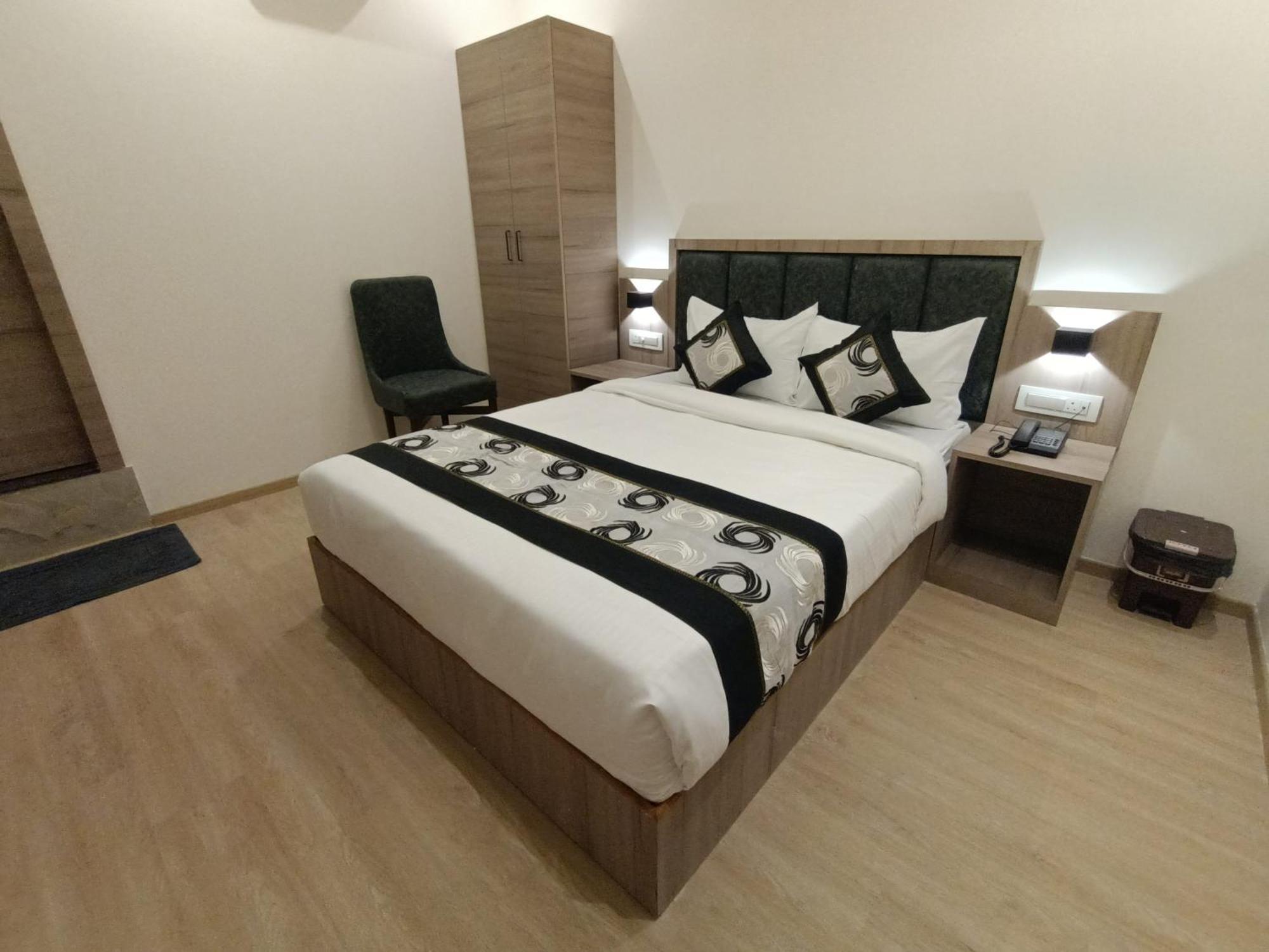 Hotel Beverly Palace Santacruz - Near Bkc - Mumbai Airport T1 Eksteriør bilde
